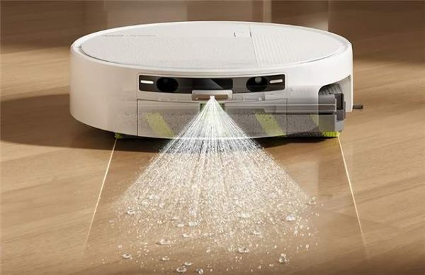 iRobot Roomba® i7+ Stain Recognition and Spot Treatment
