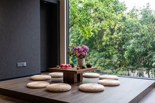 一在美术馆艺术作品展示