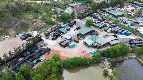 古森红木拥有3万+平米生产基地、万吨级原材储备