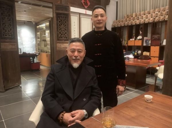 于波代言优冠红木