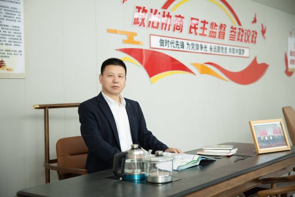 彭忠强照片