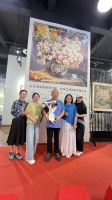 《繁花》画展惊艳亮相，市民打卡热潮涌动