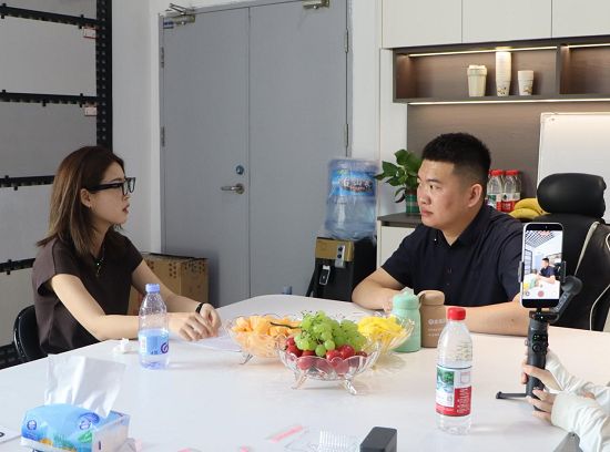 美刷涂装太原经销商贾总的社区店内部