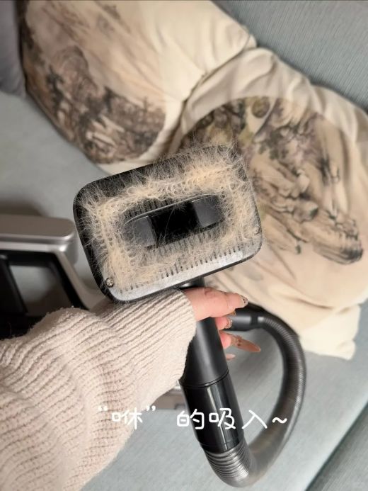 自集尘吸尘器使用效果图