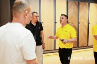权威加冕，实力同行！木的地质感砖携手冠珠、东鹏获评2026陶瓷一线品牌