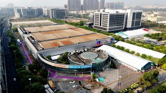 古镇灯博会全球客商图片