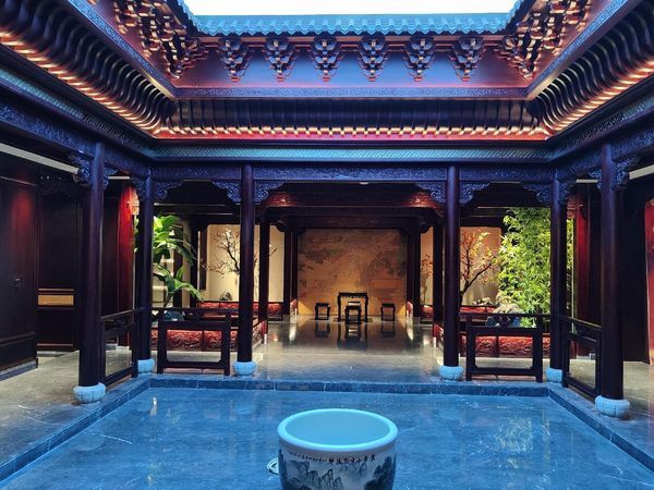 把盛夏过成诗：年年红金典抚平都市人的精神内耗