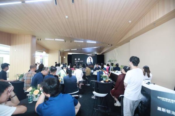 800平方展厅扩店抢占全铝定制赛道｜专访嘉斯顿北京主理人周泉
