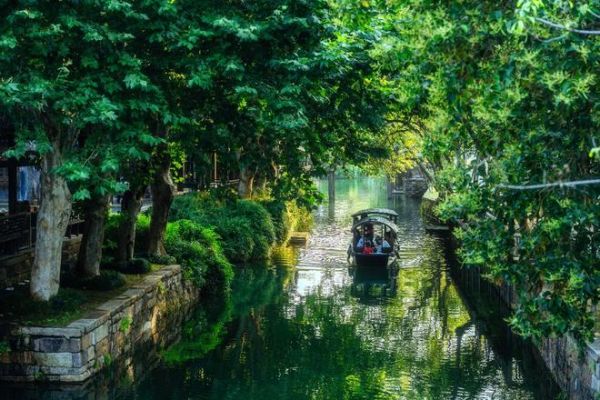 小黄人骑趣游“空降”濮院！当顶流IP遇上千年古镇