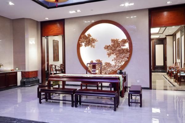 Craftsmanship in Redwood Furniture