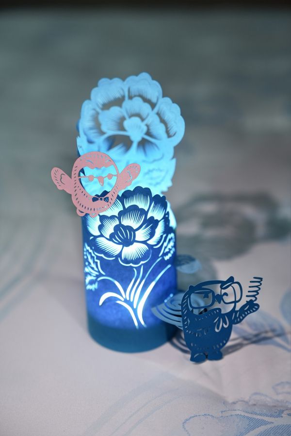 “纸韵如梦”非遗剪纸影灯作品