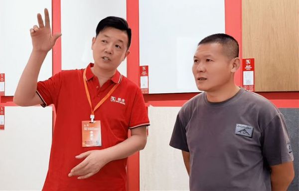 碧虎超防滑瓷砖在临沂陶博会的展示
