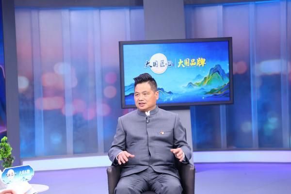李忠信红木致敬师者，真红木里的大国匠心