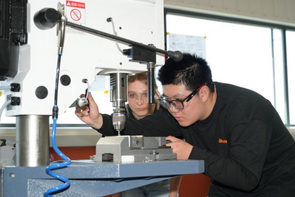 Blum 百隆学徒工培养体系