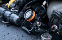 深海探照：挑选潜水主灯攻略